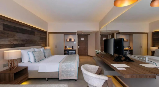 Двухместный номер Superior с частичным видом на море Design Plus Seya Beach Hotel