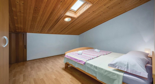 Awesome Home in Rabac With Wifi and 2 Bedrooms, Забронировать Отель Отели Рабац с парковкой, рядом с Пляж Гиранделла – Рабац, Парковка