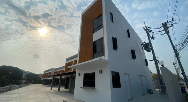 Nunglenkunmai Hotel (SHA Certified)
