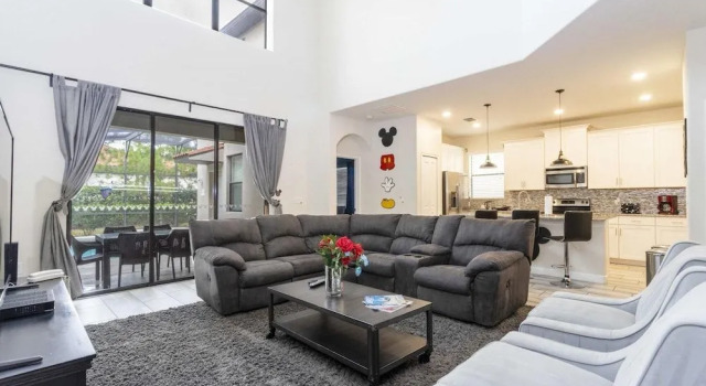 Spacious home near Disney Parks, Забронировать Отель Отели Давенпорт с парковкой, Парковка