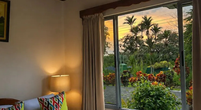 Четырёхместный номер Classic с балконом Hotel Villas Vilma