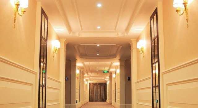 La Palazzo Hotel, Boek Hotel Maoming Guangdong