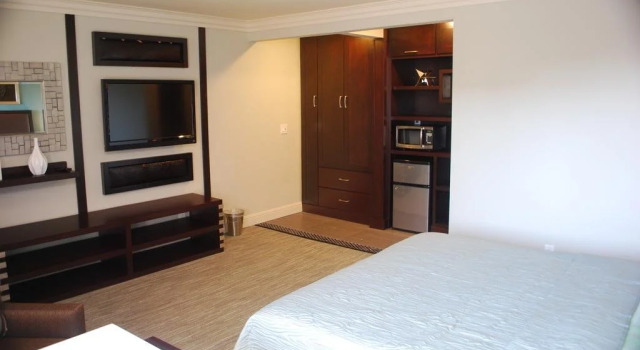 Friendly Hills Inn - Whittier, Los Angeles, Забронировать Мини-отель Уитиер Большой Лос-Анджелес