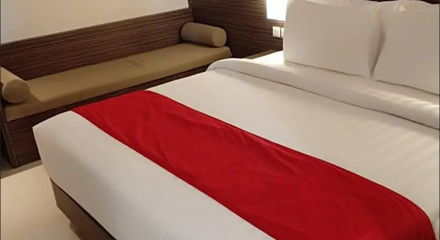 @HOM Premire GKB Gresik, Prenota Hotel Hotel a East Java con parcheggio, Parcheggio