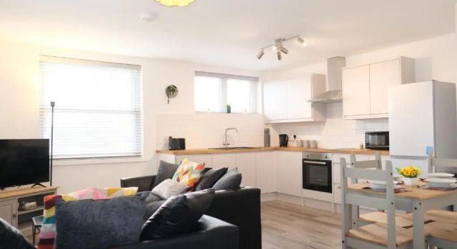 Апартаменты Elegant City Centre Apartment & Free Parking & Contractors and Families