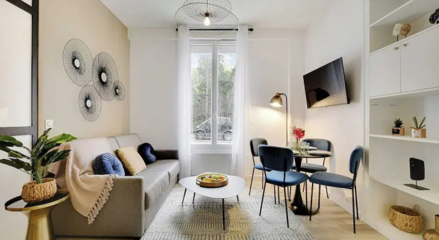 Charming 1-bedroom Apartment in Vibrant 19th Arrondissement, Забронировать Апартаменты/квартира Отели Парижа с парковкой, рядом с Концертный зал «Зенит Париж», Парковка