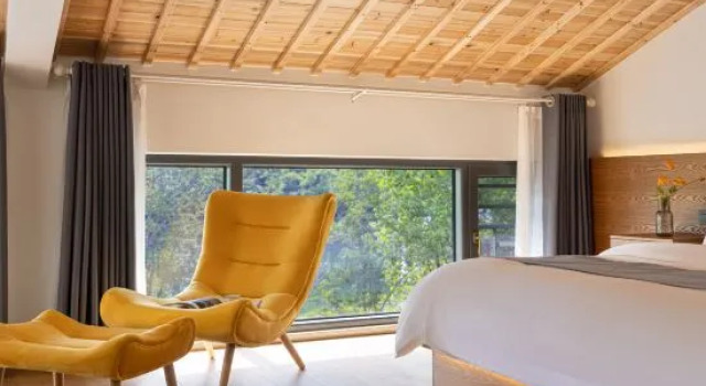 Тент с видом на реку Returning to the original heart of seclusion, the beautiful abode