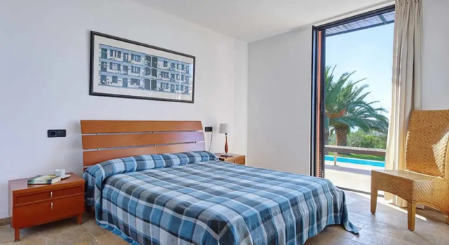 Villa Rosa by Escape Home, Book Villa Cottages in Sant Lluis, Cottage