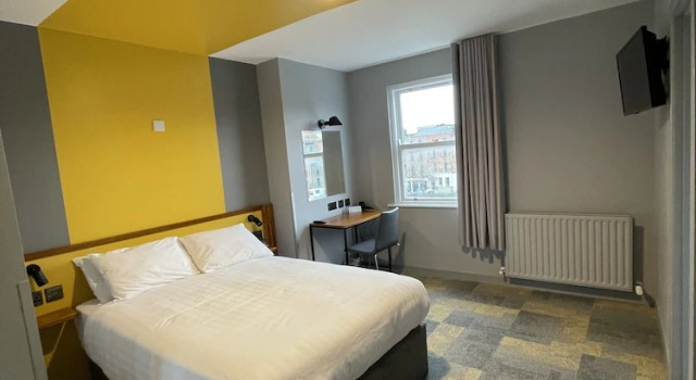 Standart çift kişilik oda Fitzsimons Hotel