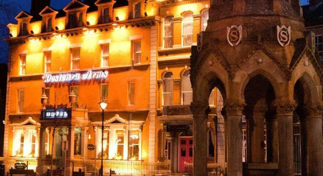 Westenra Arms Hotel, Забронировать Отель Отели Монахан с парковкой, Парковка