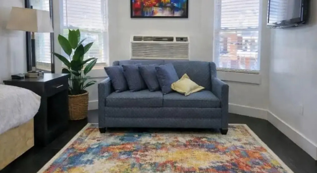 Номер Standard West Philly Suites