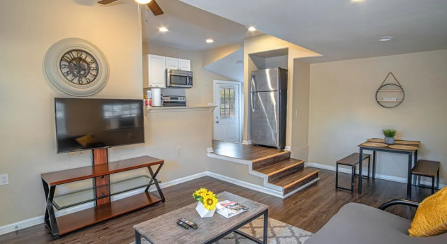 Коттедж c 1 комнатой Remodeled Guest House Near Downtown/military Base