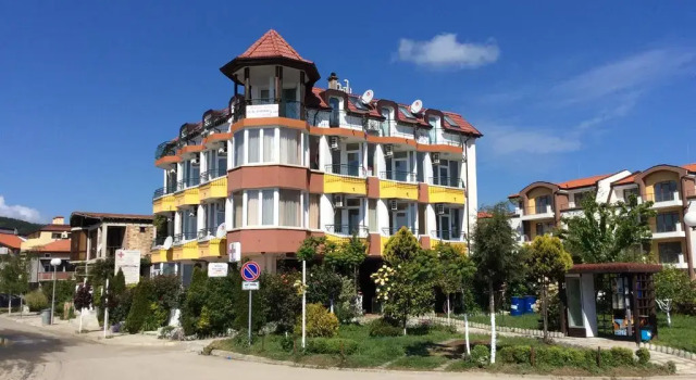 Sunny Island Obzor