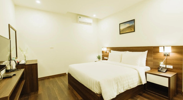 Paragon House & Residence