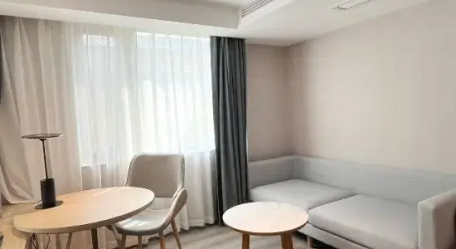 Люкс Deluxe Kyriad Hotel (Wuhan Huanghelou Wuchang Railway Station)