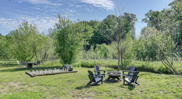 Коттедж On-site Creek Access: Pet-friendly Cosby Cabin!