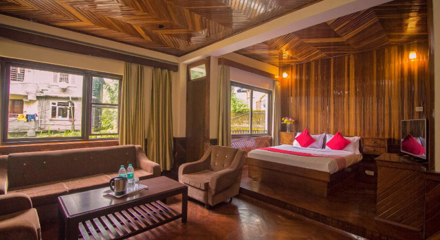 FabHotel Oak Ridge Retreat