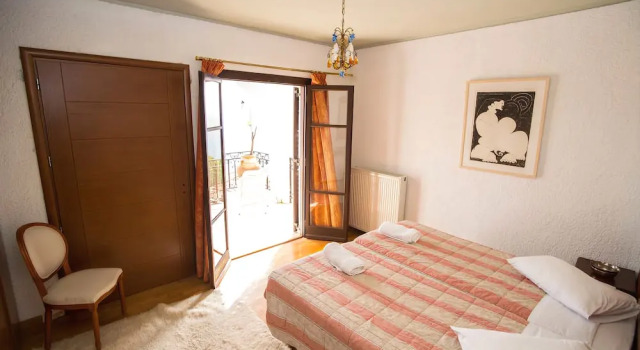 Villa Boy & Dolphin, Book Villa Hotels in Central Greece with Parking, Parking