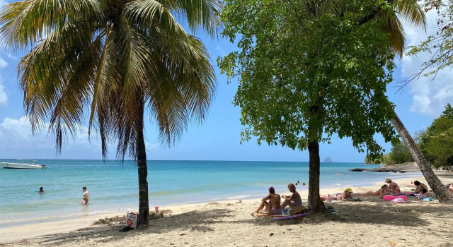 Studio RDC La Désirade Pierre et Vacances Martinique accès direct plage, Reservar Hotel Sainte-Luce Fort-de-France