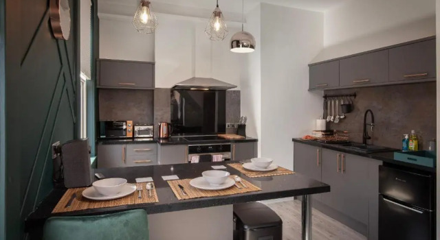 Апартаменты Deluxe Town View Apartment by Sasco