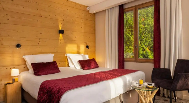 Standard famille chambre avec balcon et Vue sur le lac Hôtel Les Grillons