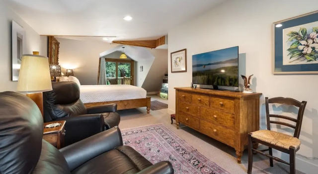 The River House 3 Bedroom Cabin