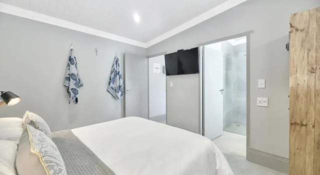 Апартаменты RipTide Apartment on 28 Main Road Struisbaai