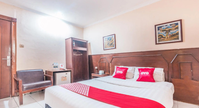 OYO 1383 Taman Cibinong 2, Book Hotel Hoteller i Cibinong med parkering, Parkering