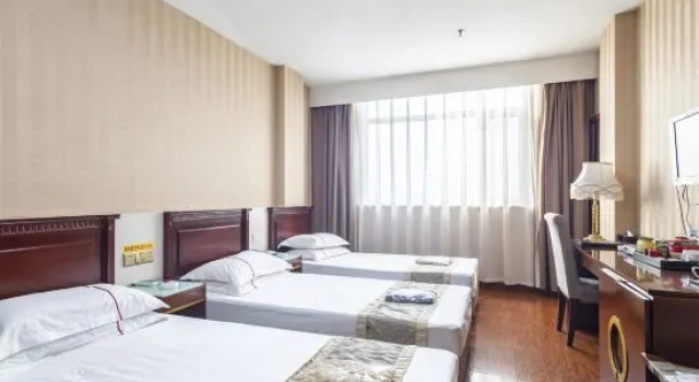 Трёхместный номер Deluxe Vansana Plain of Jars Hotel