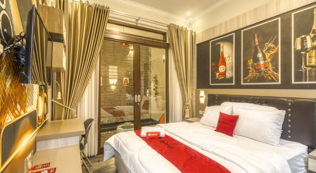 RedDoorz Plus near Gembira Loka Zoo 2, Book Hotel Hotels in Umbulharjo with Parking, Parking