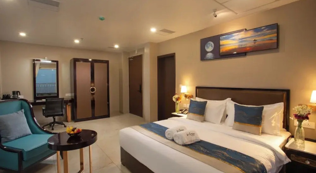 Номер Luxury Le Crown Hotel
