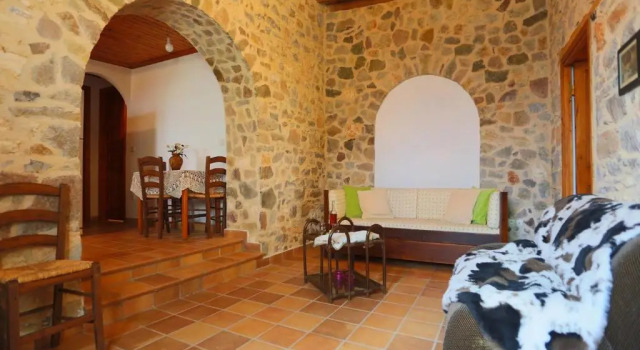 Коттедж Greek House