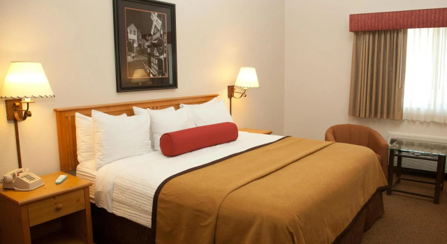 Номер Standard Best Western Golden Spike Inn & Suites