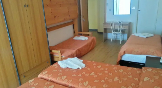 Четырёхместный номер Standard Hotel Sara