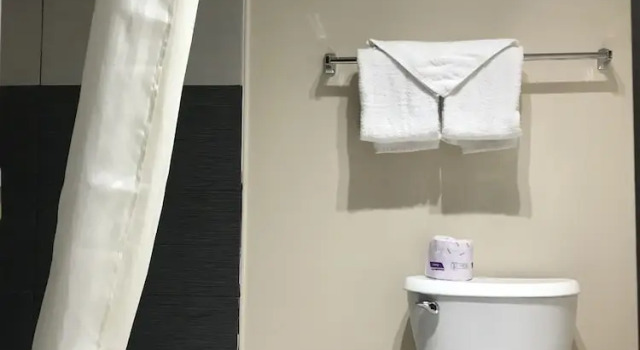 Четырёхместный номер Economy California Inn and Suites Bakersfield