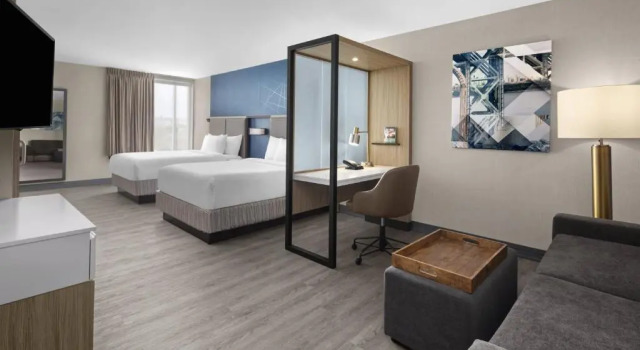 Четырёхместный люкс SpringHill Suites by Marriott East Rutherford Meadowlands Carlstadt