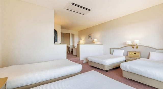 Четырёхместный номер Standard с видом на океан Toba Ocean Resort