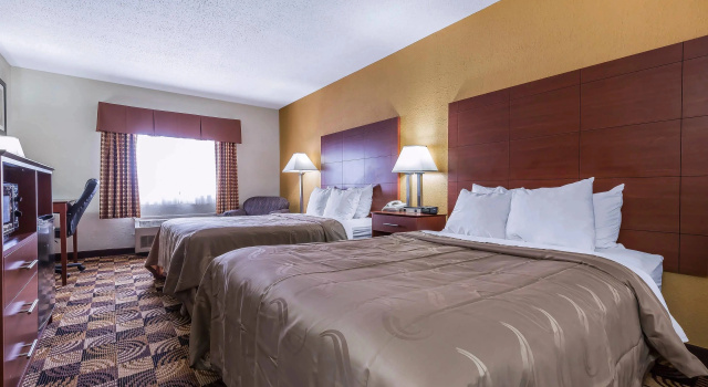 Четырёхместный номер Standard Quality Inn Sycamore - DeKalb