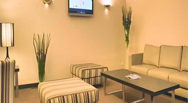 Astoria Hotel Antwerp, Забронировать Отель Отели Антверпена 3 звезды, рядом с House of Literature, 3*