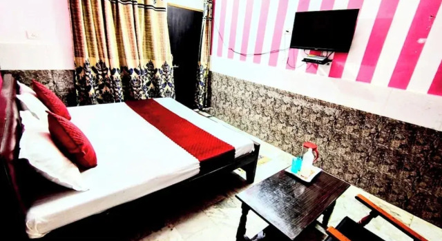 Hotel Shri Hari Lodge Ram Nagari Ayodhya