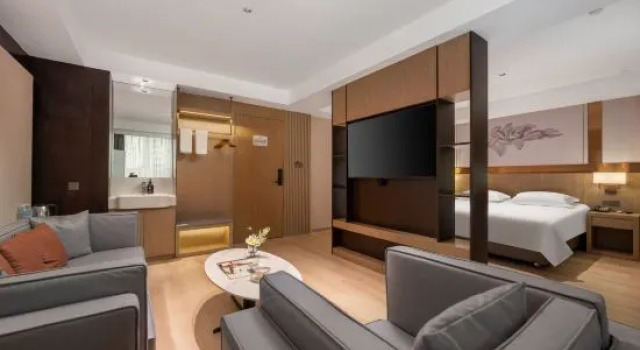 Люкс Deluxe Shanghaorenjia Quality Selection Hotel (Shandong University Impression City)