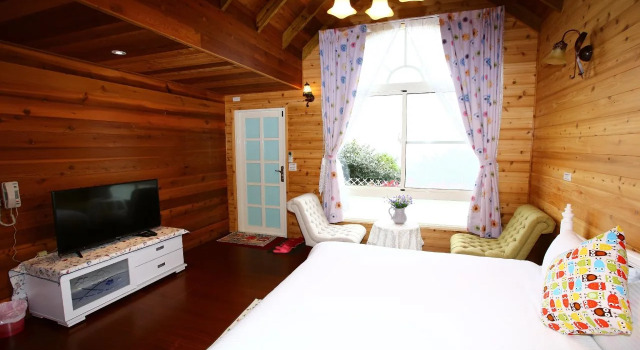 Sitou Flora's House B&B