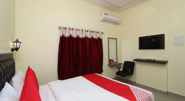 Двухместный номер Standard OYO 17171 Sandhya Guest House