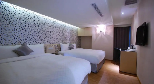 Четырёхместный семейный номер Standard Shin Shin Hotel