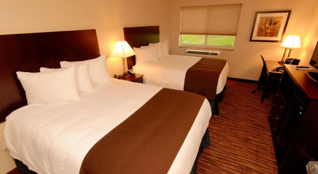 Четырёхместный номер Standard Cobblestone Inn & Suites Fort Madison