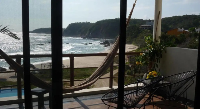 Suite Superior Manta Raya Hotel - right on the beach