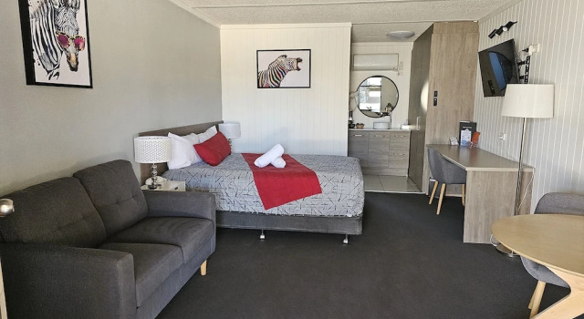 Cameo Inn Motel, Забронировать Мотель Мотели Уэст-Уайалонг, рядом с Аквапарк Holland Park Swim Centre, Мотель