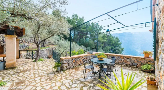 S Olivaret Fornalutx, Book Villa  