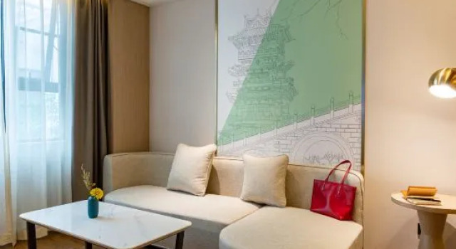 Люкс Business Ibis Styles Hotel (Kaifeng Drum Tower)