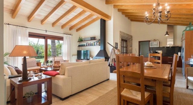 FINCA POU NOU - Fantastic villa, with private pool, at only 750 meters from Inca. Free WiFi